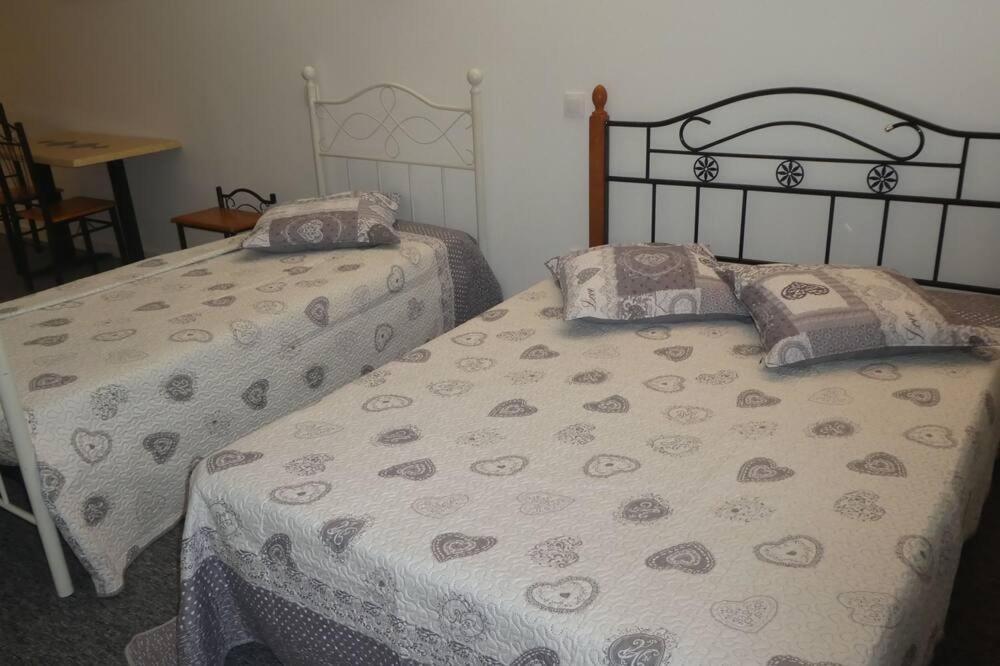Etanit ! Beziers Plein Centre - 1Mn Du Bus, De La Gare Du Train Et Liaison Aeroport -Chambres Climatisees -Spacieuses Amenagees Pour Singles, Couple, Et Ou Familles -Parking A Velos -Consigne Béziers Exterior foto