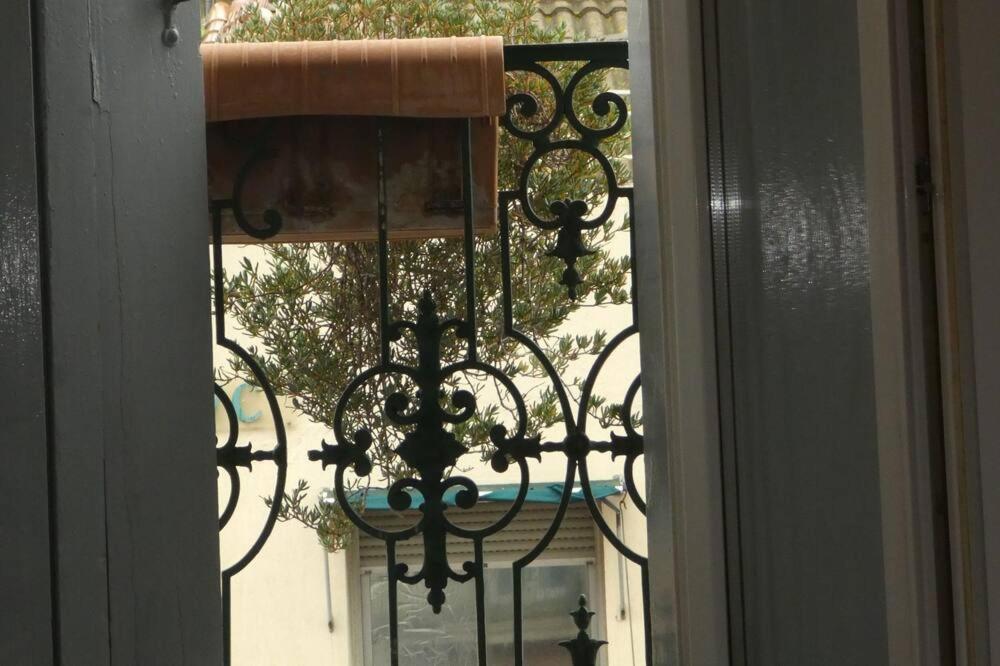 Etanit ! Beziers Plein Centre - 1Mn Du Bus, De La Gare Du Train Et Liaison Aeroport -Chambres Climatisees -Spacieuses Amenagees Pour Singles, Couple, Et Ou Familles -Parking A Velos -Consigne Béziers Exterior foto