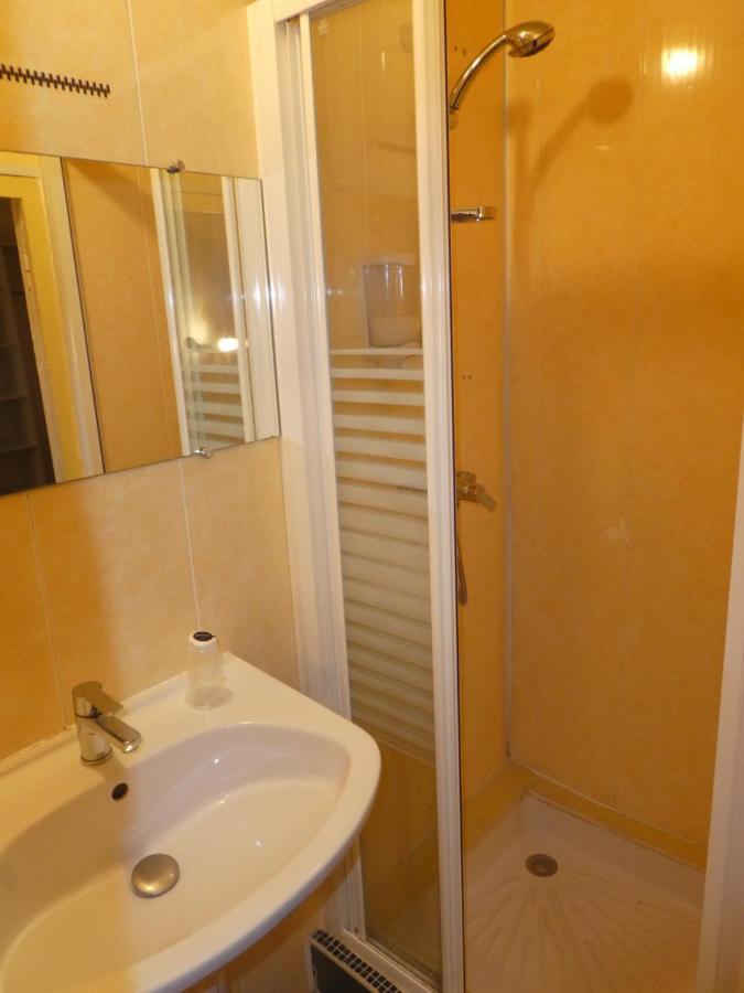 Etanit ! Beziers Plein Centre - 1Mn Du Bus, De La Gare Du Train Et Liaison Aeroport -Chambres Climatisees -Spacieuses Amenagees Pour Singles, Couple, Et Ou Familles -Parking A Velos -Consigne Béziers Exterior foto